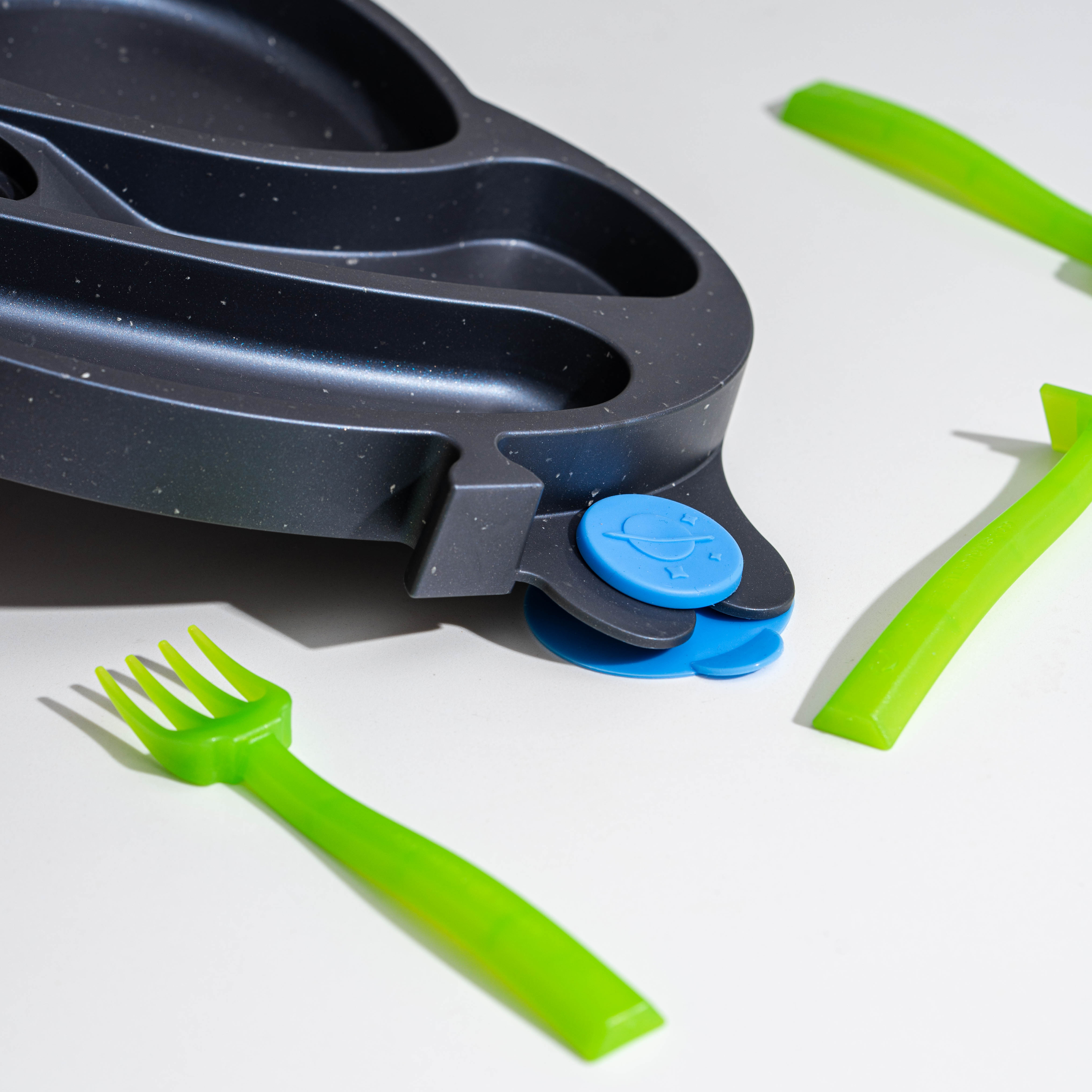 Constructive Eating UFO Training Plate and Utensils