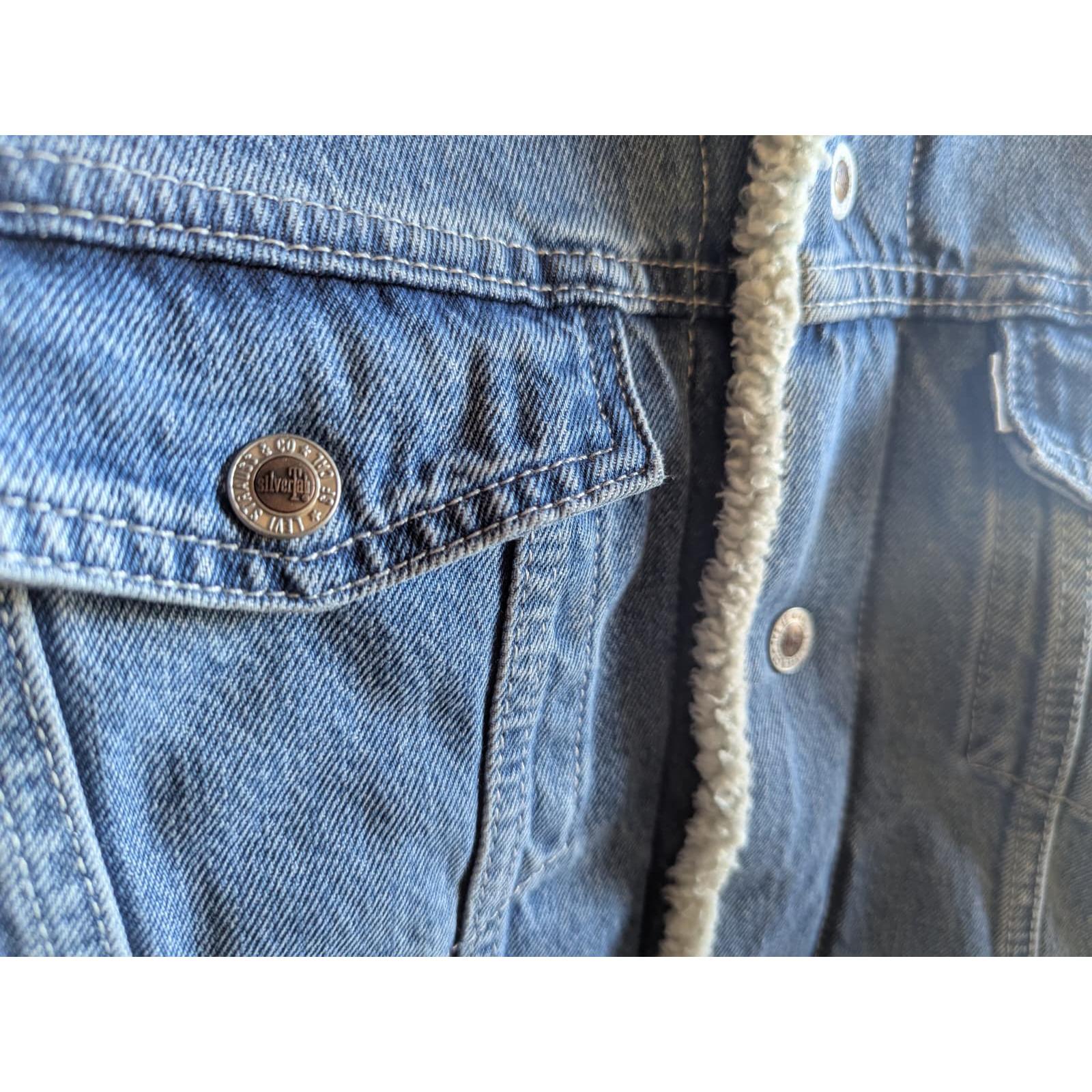 Levi’s Chaquetas SilverTab con Sherpa para Hombre –  Unidades en la caja 24 – Colores Mixtos –  Precio unitario $41.50 c/u